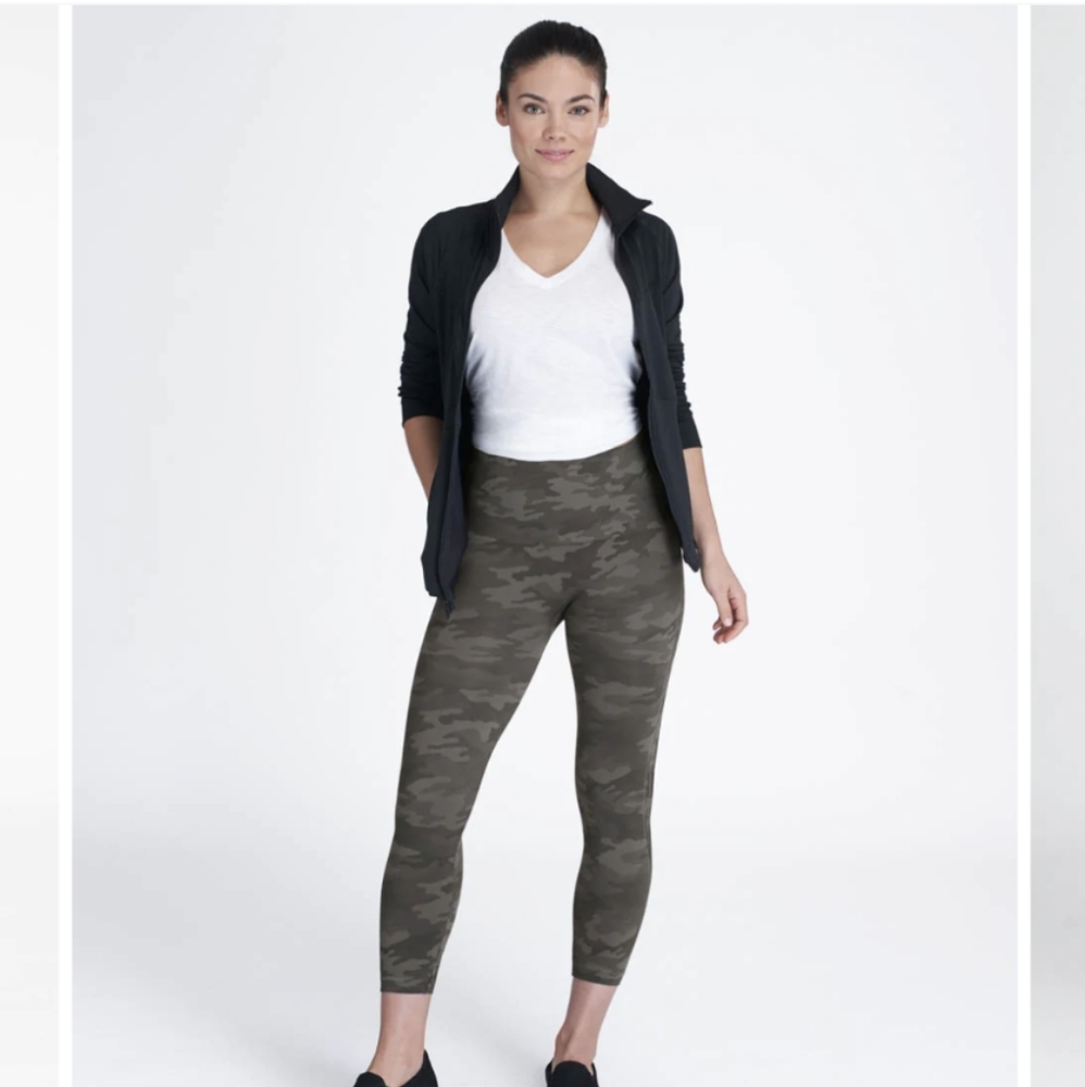 Spanx Look at me Now seamless cropped legging